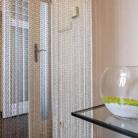 Elegant Opera Apartmán