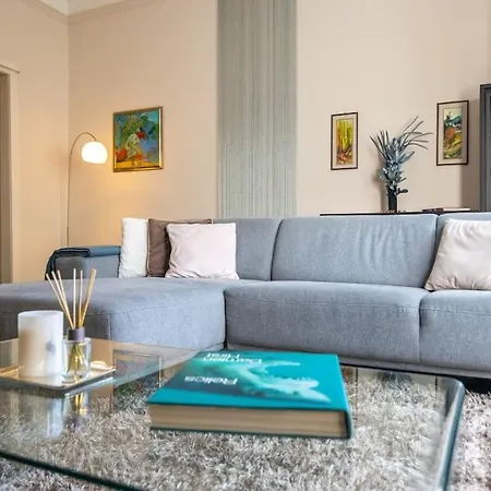 Elegant Opera Apartment *