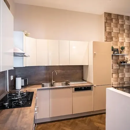 Elegant Opera Apartment