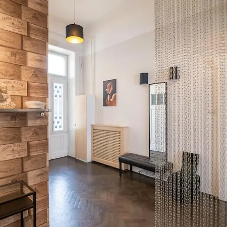 Elegant Opera Apartment